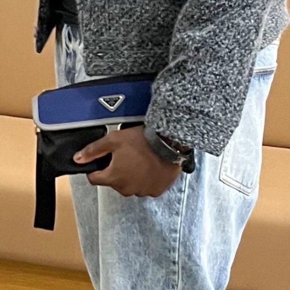 Authentic PRADA MILANO NYLON CLUTCH/WRISTLET BLUE/BLACK/GREY - Picture 11 of 11